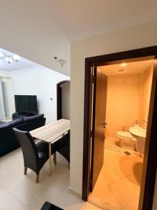 A Luxurious 1 Bedroom Apartment in Al barsha heights