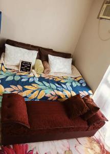 Vivs room-studio type Manhattan Hegihts TowerD