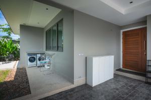 Elegant 3-Bedroom Villa with Large Garden