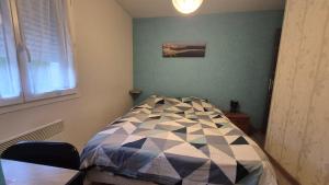 Chambre avc salle de bain chez l habitant a Montfaucon