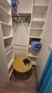 Chambre avc salle de bain chez l habitant a Montfaucon