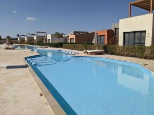 2BR Pool Front Soma bay Villa Near Mesca Beach