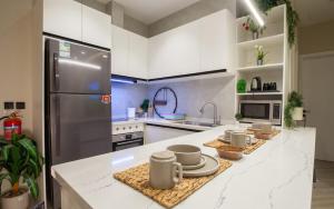 LX apartment with jacuzzi & city view-Sufana tower