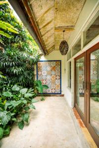 Barong Retreat Villa Ubud with Hammock Terrace, Garden & Koi Pond