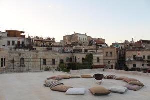 Sun Point Cave House