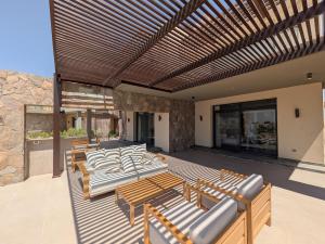 Spacious 3BR Apartment Glorious Panoramic Seaviews