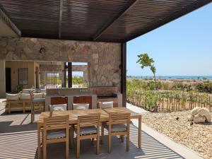 Spacious 3BR Apartment Glorious Panoramic Seaviews