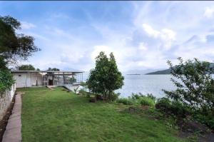 Lake View Infinity Pool Villa With Luxurious Lake Facing Rooms