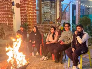 The Auriga 3BHK Fully Entair Villa with Bonfire in kasauli I Pvt Stay I Open Air Terrace I Kitchen Livingroom I Lawn Bonfire I Gaming Zone