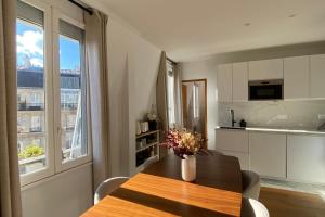 Splendid 75 m near Arc de Triomphe