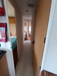 Beau mobilhome isolé, style anglais de 40m2