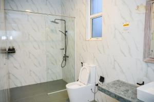 King Castle Lake Front By Laksam