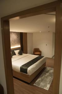 Kriya Grandeur Hotel