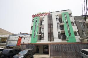 RedDoorz Plus near Plaza Indonesia