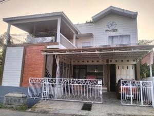 Resy home syariah family room dekat alun2 wonosobo