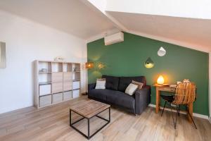 Top-Floor Studio Central Cannes