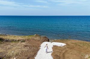 Villa Lara - Stylish Retreat with Beach Access