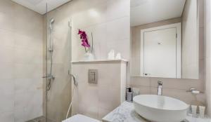 Modern Luxury Stylish 2BR Near Downtown