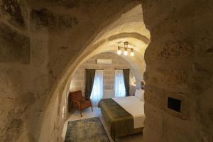 Sun Point Cave House