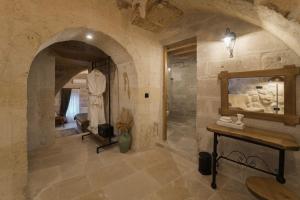 Sun Point Cave House