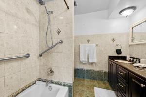 Large 12 Guest Home w Pool, Hollywood FL