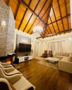 Alben Castle Glenfall