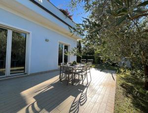 Casa Fiordaliso, a green oasis near the sea