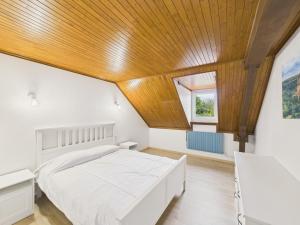 Grande maison familiale avec piscine pour 12