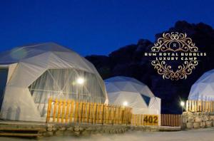 RUM ROYAL BUBBlES LUXURY CAMP