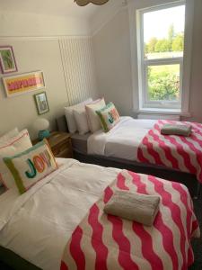 The Maple House common views, central Lincoln