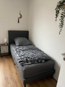 Gesamte Wohnung kontaktlos Nähe Messe Expo Plaza mit Netflix