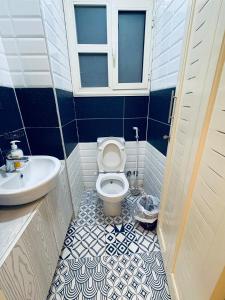 Modern Cozy 2BR Retreat Near Nile Corniche