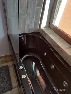 Cozy Apartment with Fireplace