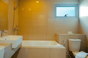 Elegant 3 Bedroom unit with Ocean View near Okada