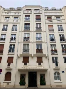 Charmant appartement parisien vue sur Tour Eiffel