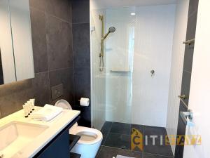 Beauty in Blue! 1Bd 1Bth 1Csp - CBD Location