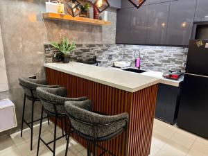 Baguio Transient Across Burnham Park 2 - 2BR Condo