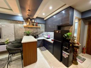 Baguio Transient Across Burnham Park 2 - 2BR Condo