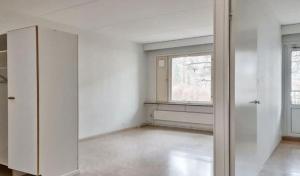 Kotimaailma - kolmio Kotkan kupeessa