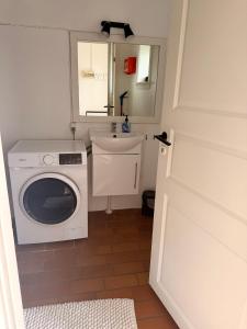 2 bedroom apartment near the sea