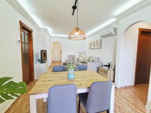 Spanish Connection - Los Miradores del Puerto