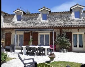 Maison Quercynoise les racines de Lili