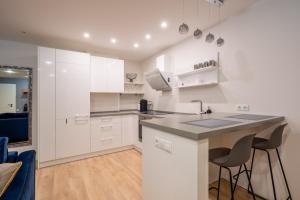 Former Library - Great for Longer Stays - By Innorental
