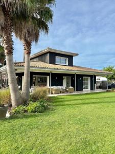 Villa Plain Air piscine chauffée à une minute de leau