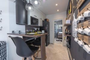 Apartments Sandra Sea View