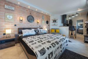 Apartments Sandra Sea View