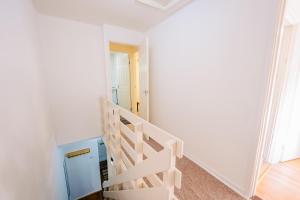 6 BR House with Free Parking, Garden & Fast WiFi