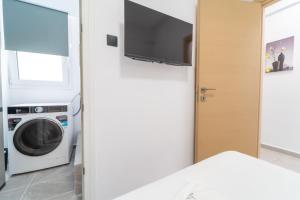 Aura Apartment with view in Venetian Port