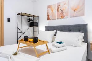 Aura Apartment with view in Venetian Port