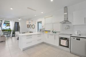 Beachfront Le Cerisier Trou Aux Biches, Mon Choisy